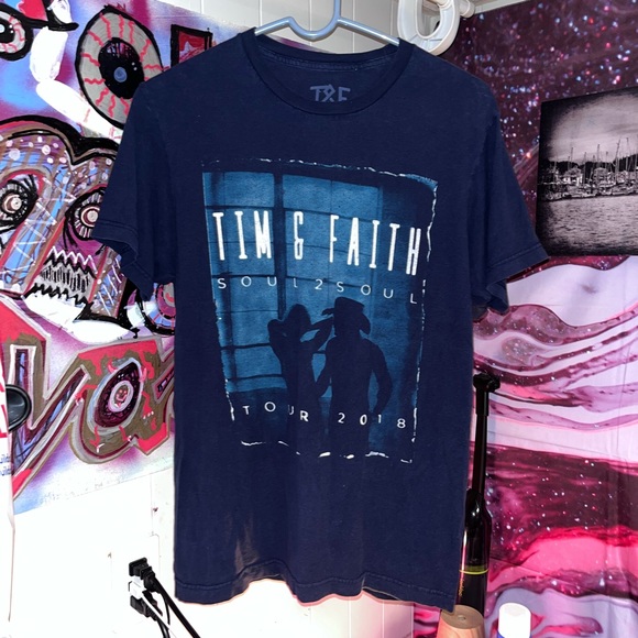 Woman’s medium Tim McGraw and Faith Hill Soul 2 Soul Concert Tee good condition - Picture 3 of 4